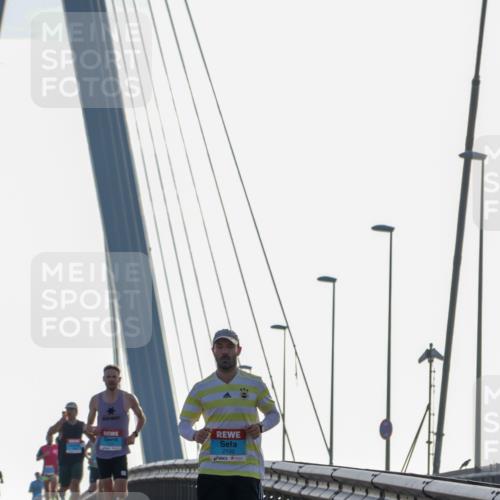 03.10.2026 - Köhlbrandbrückenlauf Yannick Fuchs http://msf.ph/oto/10776523 03.10.2026 09:18:46 Position 1 2120 meine-sportfotos.de
