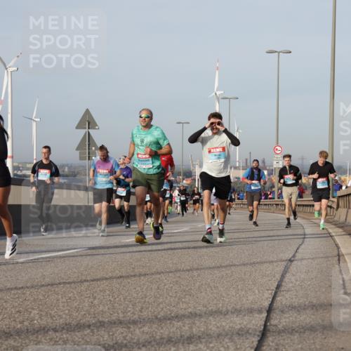 03.10.2026 - Köhlbrandbrückenlauf Yannick Fuchs http://msf.ph/oto/10776525 03.10.2026 09:42:42 Position 2 3828, 2351, 00, 1 meine-sportfotos.de