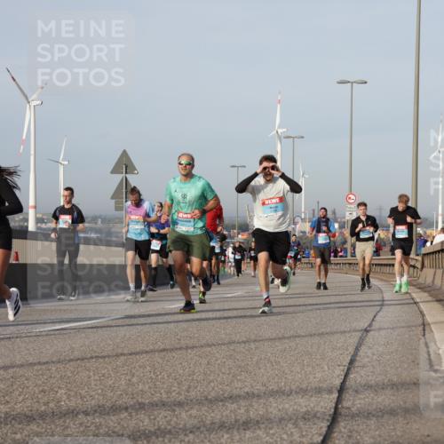 03.10.2026 - Köhlbrandbrückenlauf Yannick Fuchs http://msf.ph/oto/10776530 03.10.2026 09:42:42 Position 2 3828 meine-sportfotos.de