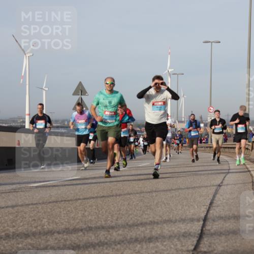 03.10.2026 - Köhlbrandbrückenlauf Yannick Fuchs http://msf.ph/oto/10776537 03.10.2026 09:42:42 Position 2  meine-sportfotos.de
