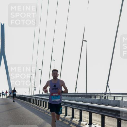 03.10.2026 - Köhlbrandbrückenlauf Yannick Fuchs http://msf.ph/oto/10776544 03.10.2026 09:18:56 Position 1 113, 2107 meine-sportfotos.de