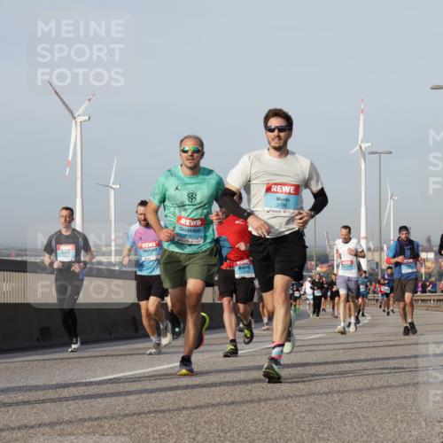 03.10.2026 - Köhlbrandbrückenlauf Yannick Fuchs http://msf.ph/oto/10776545 03.10.2026 09:42:43 Position 2 2351, 3790 meine-sportfotos.de