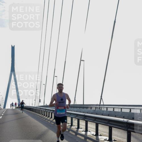 03.10.2026 - Köhlbrandbrückenlauf Yannick Fuchs http://msf.ph/oto/10776547 03.10.2026 09:18:56 Position 1  meine-sportfotos.de