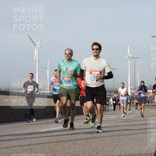 03.10.2026 - Köhlbrandbrückenlauf Yannick Fuchs http://msf.ph/oto/10776550 03.10.2026 09:42:43 Position 2 2351, 3 meine-sportfotos.de
