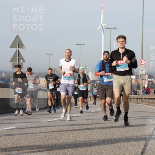 03.10.2026 - Köhlbrandbrückenlauf Yannick Fuchs http://msf.ph/oto/10776567 03.10.2026 09:42:45 Position 2 1028, 1500, 1031 meine-sportfotos.de
