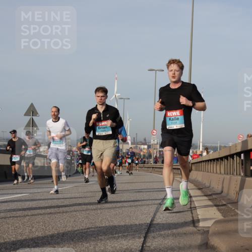 03.10.2026 - Köhlbrandbrückenlauf Yannick Fuchs http://msf.ph/oto/10776580 03.10.2026 09:42:46 Position 2 1028, 1031 meine-sportfotos.de