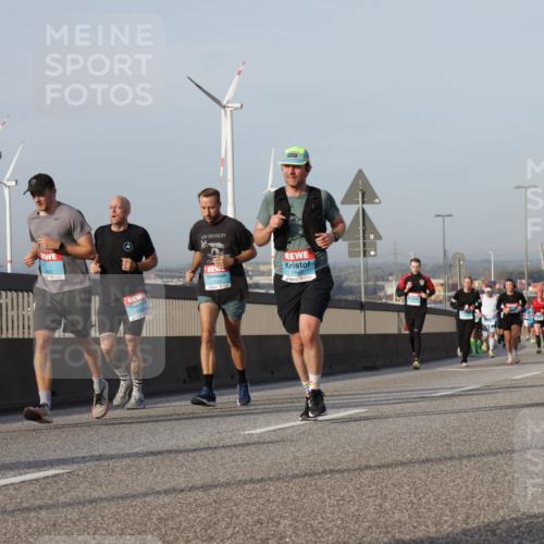 03.10.2026 - Köhlbrandbrückenlauf Yannick Fuchs http://msf.ph/oto/10776624 03.10.2026 09:42:50 Position 2 2248, 1549 meine-sportfotos.de