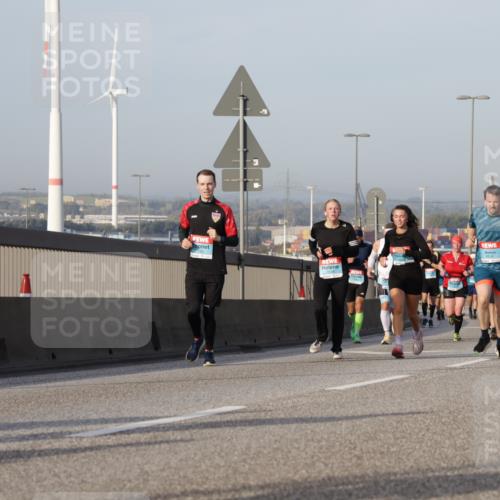 03.10.2026 - Köhlbrandbrückenlauf Yannick Fuchs http://msf.ph/oto/10776653 03.10.2026 09:42:52 Position 2 3818 meine-sportfotos.de