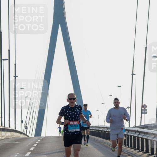 03.10.2026 - Köhlbrandbrückenlauf Yannick Fuchs http://msf.ph/oto/10776674 03.10.2026 09:19:15 Position 1 2263 meine-sportfotos.de