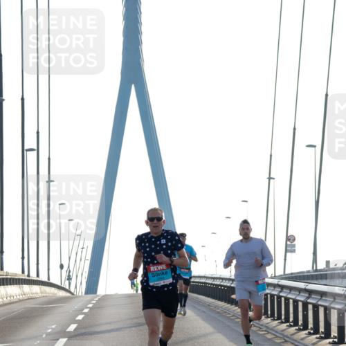 03.10.2026 - Köhlbrandbrückenlauf Yannick Fuchs http://msf.ph/oto/10776679 03.10.2026 09:19:15 Position 1 2263 meine-sportfotos.de