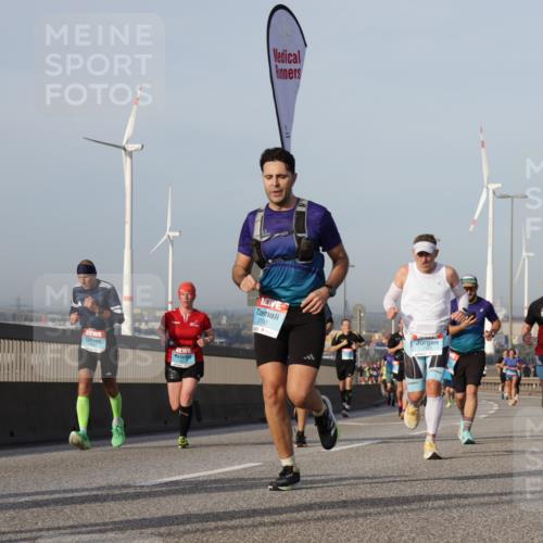 03.10.2026 - Köhlbrandbrückenlauf Yannick Fuchs http://msf.ph/oto/10776699 03.10.2026 09:42:59 Position 2 3700 meine-sportfotos.de