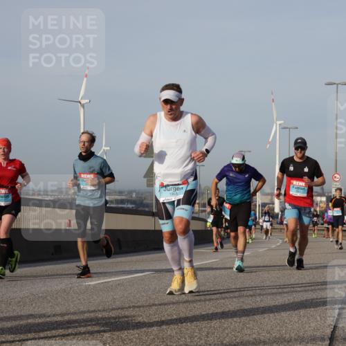 03.10.2026 - Köhlbrandbrückenlauf Yannick Fuchs http://msf.ph/oto/10776723 03.10.2026 09:43:01 Position 2 1968 meine-sportfotos.de