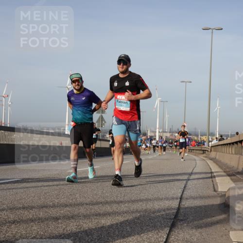03.10.2026 - Köhlbrandbrückenlauf Yannick Fuchs http://msf.ph/oto/10776760 03.10.2026 09:43:04 Position 2 1901 meine-sportfotos.de