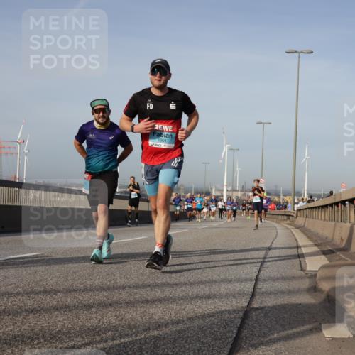 03.10.2026 - Köhlbrandbrückenlauf Yannick Fuchs http://msf.ph/oto/10776766 03.10.2026 09:43:04 Position 2 1901 meine-sportfotos.de