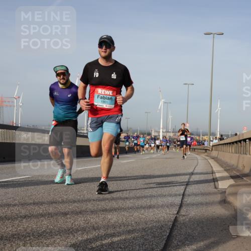 03.10.2026 - Köhlbrandbrückenlauf Yannick Fuchs http://msf.ph/oto/10776770 03.10.2026 09:43:04 Position 2 1901 meine-sportfotos.de