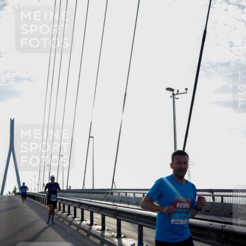 03.10.2026 - Köhlbrandbrückenlauf Yannick Fuchs http://msf.ph/oto/10776781 03.10.2026 09:19:38 Position 1 2116 meine-sportfotos.de