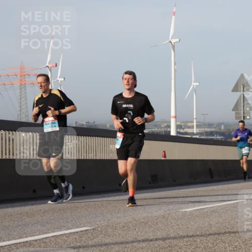 03.10.2026 - Köhlbrandbrückenlauf Yannick Fuchs http://msf.ph/oto/10776809 03.10.2026 09:43:08 Position 2  meine-sportfotos.de