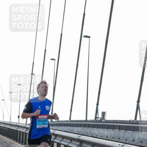 03.10.2026 - Köhlbrandbrückenlauf Yannick Fuchs http://msf.ph/oto/10776810 03.10.2026 09:19:44 Position 1 1825 meine-sportfotos.de