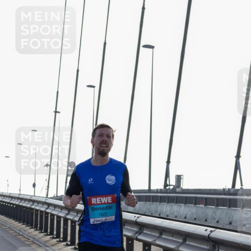 03.10.2026 - Köhlbrandbrückenlauf Yannick Fuchs http://msf.ph/oto/10776812 03.10.2026 09:19:44 Position 1 1825 meine-sportfotos.de