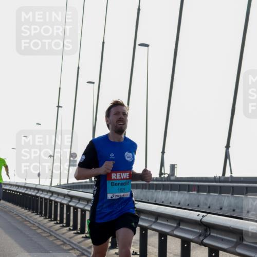 03.10.2026 - Köhlbrandbrückenlauf Yannick Fuchs http://msf.ph/oto/10776815 03.10.2026 09:19:45 Position 1 1825 meine-sportfotos.de