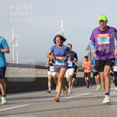 03.10.2026 - Köhlbrandbrückenlauf Yannick Fuchs http://msf.ph/oto/10776869 03.10.2026 09:43:15 Position 2 8745, 2338, 2741 meine-sportfotos.de