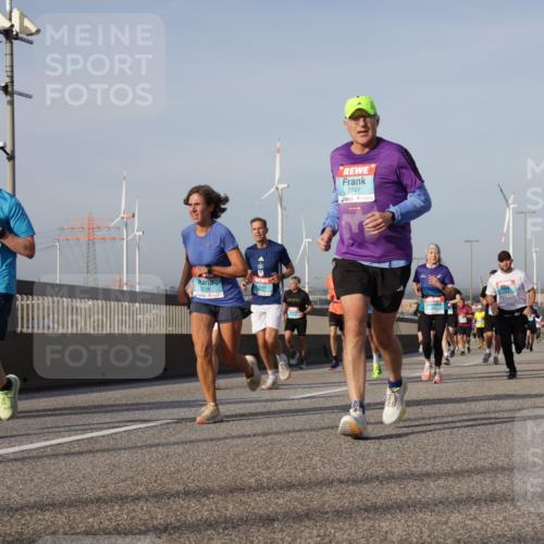 03.10.2026 - Köhlbrandbrückenlauf Yannick Fuchs http://msf.ph/oto/10776879 03.10.2026 09:43:15 Position 2 2338, 2741 meine-sportfotos.de