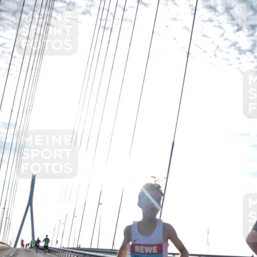 03.10.2026 - Köhlbrandbrückenlauf Yannick Fuchs http://msf.ph/oto/10776904 03.10.2026 09:20:05 Position 1 2170 meine-sportfotos.de