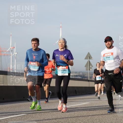 03.10.2026 - Köhlbrandbrückenlauf Yannick Fuchs http://msf.ph/oto/10776905 03.10.2026 09:43:17 Position 2 1019, 2469, 2544 meine-sportfotos.de