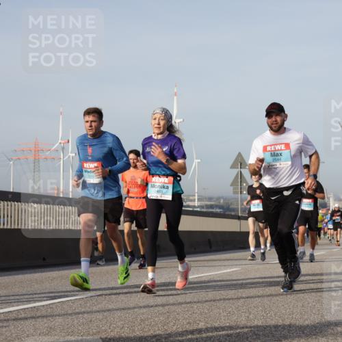 03.10.2026 - Köhlbrandbrückenlauf Yannick Fuchs http://msf.ph/oto/10776907 03.10.2026 09:43:17 Position 2 1019, 2469, 2544 meine-sportfotos.de