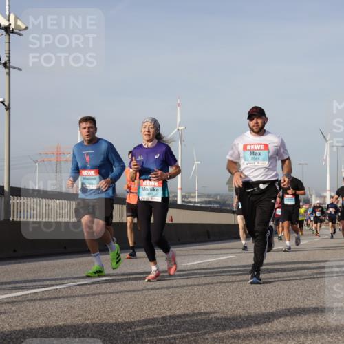 03.10.2026 - Köhlbrandbrückenlauf Yannick Fuchs http://msf.ph/oto/10776910 03.10.2026 09:43:18 Position 2 1019, 2469, 2544 meine-sportfotos.de