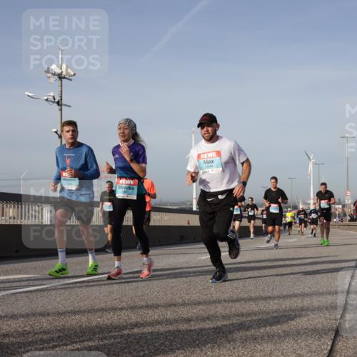 03.10.2026 - Köhlbrandbrückenlauf Yannick Fuchs http://msf.ph/oto/10776920 03.10.2026 09:43:18 Position 2 1019, 2544 meine-sportfotos.de