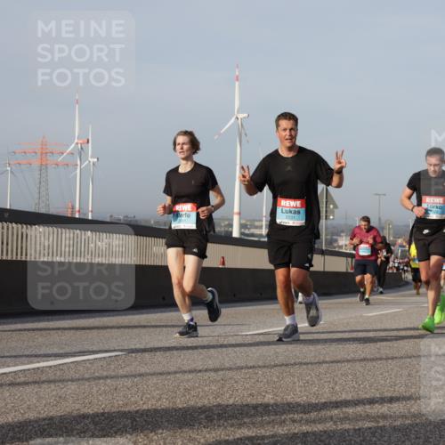 03.10.2026 - Köhlbrandbrückenlauf Yannick Fuchs http://msf.ph/oto/10776943 03.10.2026 09:43:20 Position 2 2691, 2531 meine-sportfotos.de