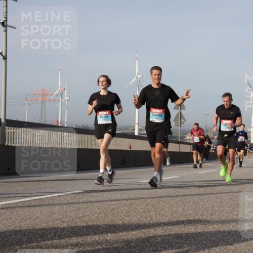 03.10.2026 - Köhlbrandbrückenlauf Yannick Fuchs http://msf.ph/oto/10776944 03.10.2026 09:43:20 Position 2  meine-sportfotos.de