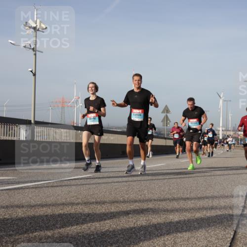 03.10.2026 - Köhlbrandbrückenlauf Yannick Fuchs http://msf.ph/oto/10776950 03.10.2026 09:43:20 Position 2 2531 meine-sportfotos.de