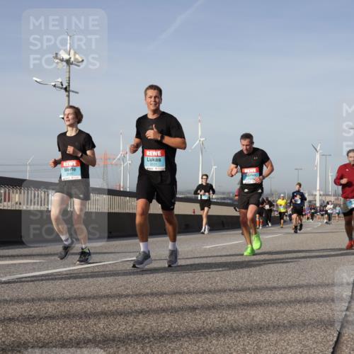 03.10.2026 - Köhlbrandbrückenlauf Yannick Fuchs http://msf.ph/oto/10776961 03.10.2026 09:43:21 Position 2 2691, 2531 meine-sportfotos.de