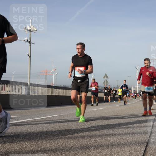 03.10.2026 - Köhlbrandbrückenlauf Yannick Fuchs http://msf.ph/oto/10776969 03.10.2026 09:43:22 Position 2 2531 meine-sportfotos.de