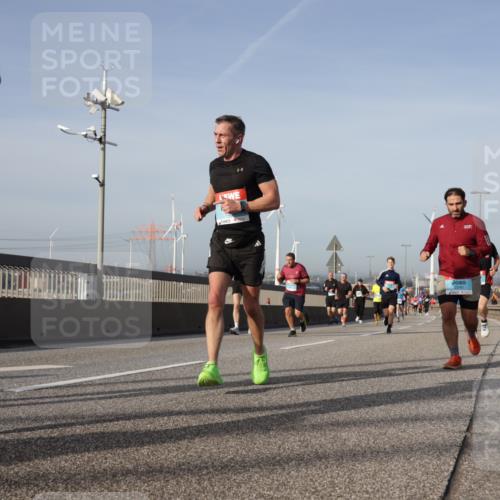 03.10.2026 - Köhlbrandbrückenlauf Yannick Fuchs http://msf.ph/oto/10776972 03.10.2026 09:43:22 Position 2 31, 2240 meine-sportfotos.de