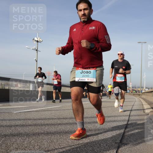 03.10.2026 - Köhlbrandbrückenlauf Yannick Fuchs http://msf.ph/oto/10776991 03.10.2026 09:43:24 Position 2 2240 meine-sportfotos.de