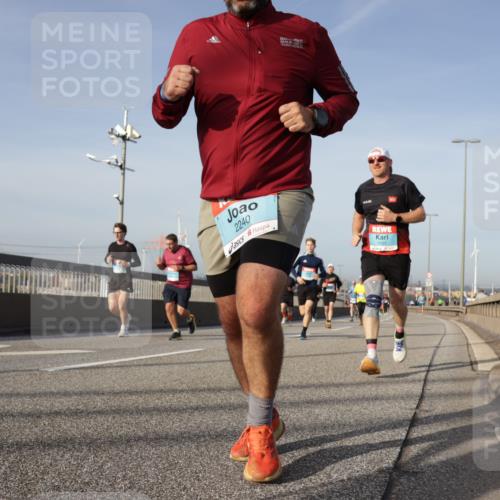 03.10.2026 - Köhlbrandbrückenlauf Yannick Fuchs http://msf.ph/oto/10776994 03.10.2026 09:43:25 Position 2 2240, 1692 meine-sportfotos.de