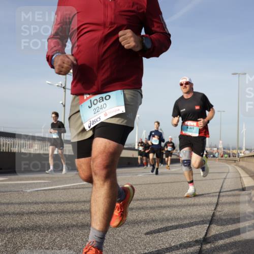 03.10.2026 - Köhlbrandbrückenlauf Yannick Fuchs http://msf.ph/oto/10776998 03.10.2026 09:43:25 Position 2 2240 meine-sportfotos.de