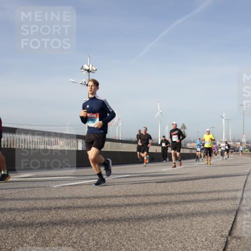 03.10.2026 - Köhlbrandbrückenlauf Yannick Fuchs http://msf.ph/oto/10777017 03.10.2026 09:43:26 Position 2  meine-sportfotos.de