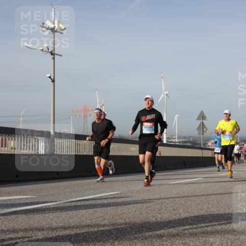 03.10.2026 - Köhlbrandbrückenlauf Yannick Fuchs http://msf.ph/oto/10777031 03.10.2026 09:43:27 Position 2  meine-sportfotos.de