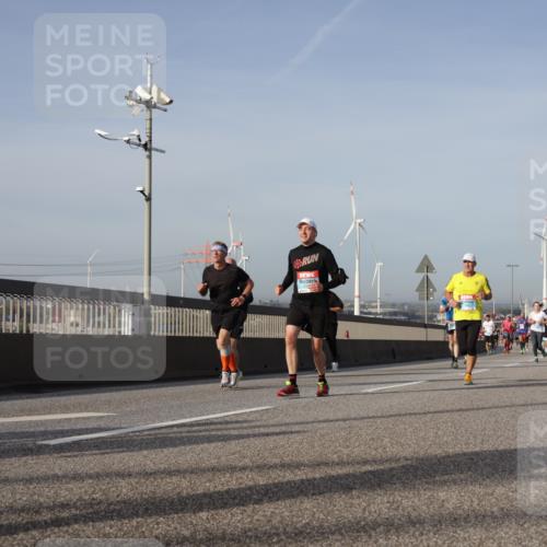 03.10.2026 - Köhlbrandbrückenlauf Yannick Fuchs http://msf.ph/oto/10777033 03.10.2026 09:43:28 Position 2  meine-sportfotos.de