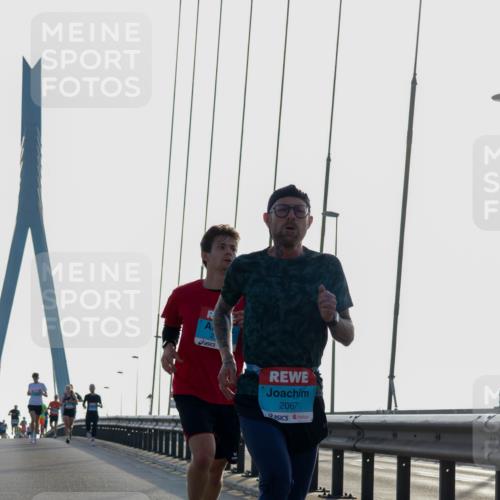 03.10.2026 - Köhlbrandbrückenlauf Yannick Fuchs http://msf.ph/oto/10777038 03.10.2026 09:20:33 Position 1 2067 meine-sportfotos.de