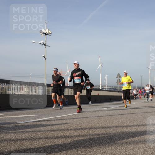 03.10.2026 - Köhlbrandbrückenlauf Yannick Fuchs http://msf.ph/oto/10777040 03.10.2026 09:43:28 Position 2  meine-sportfotos.de