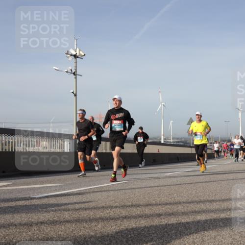 03.10.2026 - Köhlbrandbrückenlauf Yannick Fuchs http://msf.ph/oto/10777043 03.10.2026 09:43:28 Position 2  meine-sportfotos.de