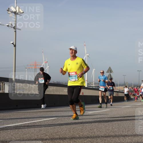 03.10.2026 - Köhlbrandbrückenlauf Yannick Fuchs http://msf.ph/oto/10777062 03.10.2026 09:43:29 Position 2 2379, 1808 meine-sportfotos.de