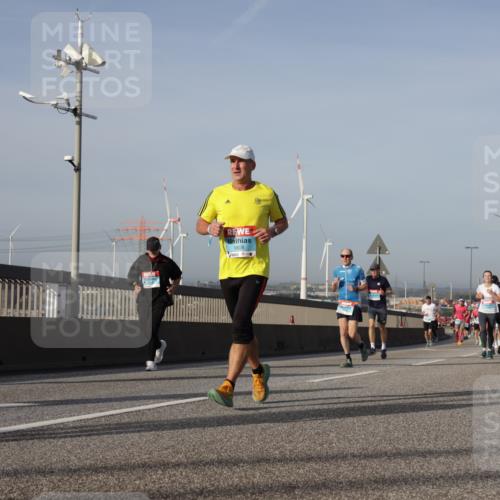03.10.2026 - Köhlbrandbrückenlauf Yannick Fuchs http://msf.ph/oto/10777065 03.10.2026 09:43:30 Position 2 1808 meine-sportfotos.de