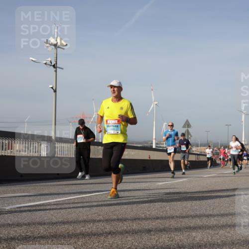 03.10.2026 - Köhlbrandbrückenlauf Yannick Fuchs http://msf.ph/oto/10777068 03.10.2026 09:43:30 Position 2 1808 meine-sportfotos.de