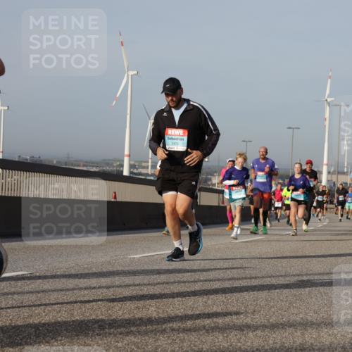 03.10.2026 - Köhlbrandbrückenlauf Yannick Fuchs http://msf.ph/oto/10777138 03.10.2026 09:43:35 Position 2 289, 2479 meine-sportfotos.de